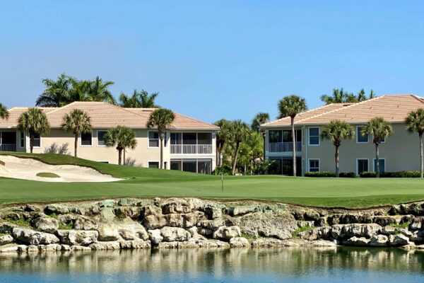 Naples Lakes Country Club
