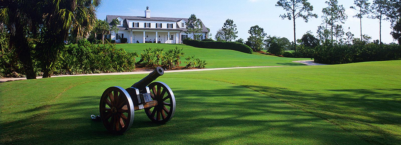 Beautiful course views and holes at Calusa Pines Golf Club located in Southwest Florida