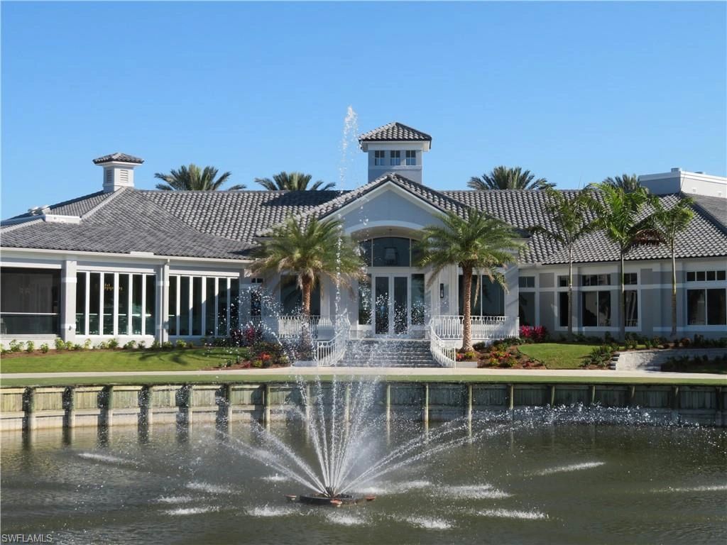 Beautiful course views and holes at Colonial Country Club located in Southwest Florida